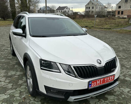 Белый Шкода Октавия Скаут, объемом двигателя 1.97 л и пробегом 198 тыс. км за 16299 $, фото 33 на Automoto.ua