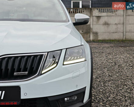 Білий Шкода Octavia Scout, об'ємом двигуна 2 л та пробігом 199 тис. км за 19200 $, фото 12 на Automoto.ua
