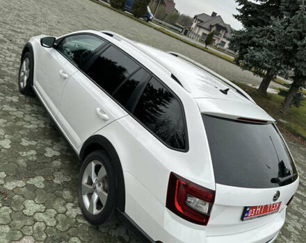 Белый Шкода Октавия Скаут, объемом двигателя 1.97 л и пробегом 198 тыс. км за 16299 $, фото 35 на Automoto.ua