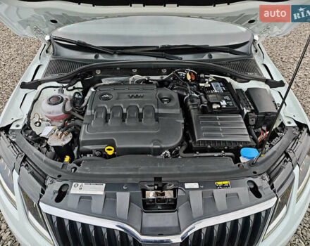 Білий Шкода Octavia Scout, об'ємом двигуна 2 л та пробігом 199 тис. км за 19200 $, фото 63 на Automoto.ua