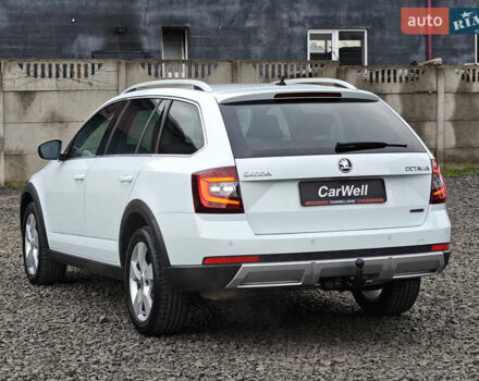 Білий Шкода Octavia Scout, об'ємом двигуна 2 л та пробігом 199 тис. км за 19200 $, фото 4 на Automoto.ua
