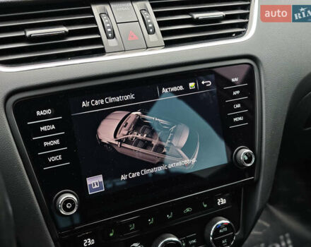 Білий Шкода Octavia Scout, об'ємом двигуна 2 л та пробігом 199 тис. км за 19200 $, фото 33 на Automoto.ua