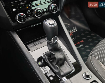 Білий Шкода Octavia Scout, об'ємом двигуна 2 л та пробігом 199 тис. км за 19200 $, фото 43 на Automoto.ua