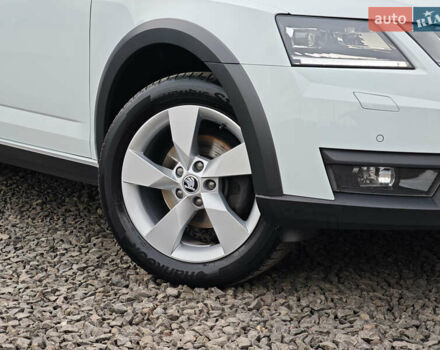 Білий Шкода Octavia Scout, об'ємом двигуна 2 л та пробігом 199 тис. км за 19200 $, фото 7 на Automoto.ua