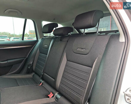 Білий Шкода Octavia Scout, об'ємом двигуна 2 л та пробігом 199 тис. км за 19200 $, фото 47 на Automoto.ua