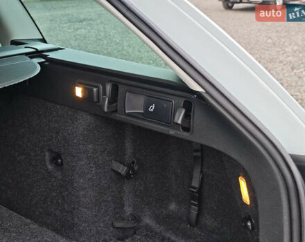 Білий Шкода Octavia Scout, об'ємом двигуна 2 л та пробігом 199 тис. км за 19200 $, фото 54 на Automoto.ua