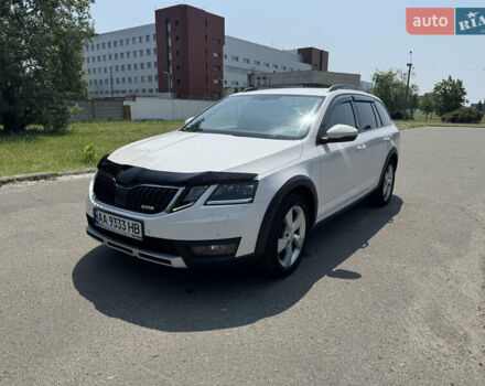 Белый Шкода Октавия Скаут, объемом двигателя 1.97 л и пробегом 240 тыс. км за 19999 $, фото 12 на Automoto.ua