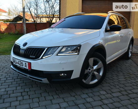 Білий Шкода Octavia Scout, об'ємом двигуна 2 л та пробігом 180 тис. км за 18850 $, фото 10 на Automoto.ua