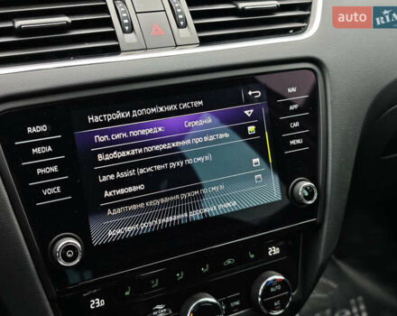 Білий Шкода Octavia Scout, об'ємом двигуна 2 л та пробігом 199 тис. км за 19200 $, фото 29 на Automoto.ua