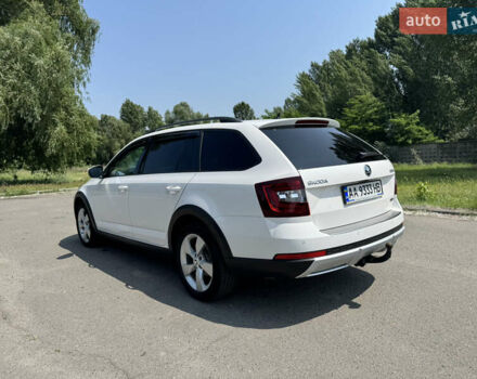 Белый Шкода Октавия Скаут, объемом двигателя 1.97 л и пробегом 240 тыс. км за 19999 $, фото 7 на Automoto.ua