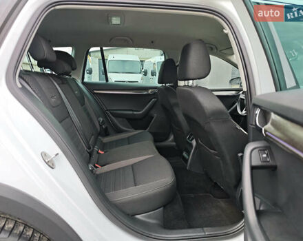 Білий Шкода Octavia Scout, об'ємом двигуна 2 л та пробігом 199 тис. км за 19200 $, фото 57 на Automoto.ua