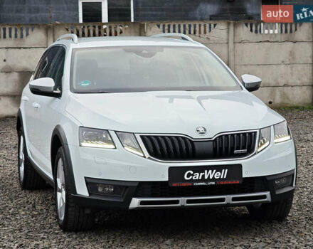 Білий Шкода Octavia Scout, об'ємом двигуна 2 л та пробігом 199 тис. км за 19200 $, фото 1 на Automoto.ua
