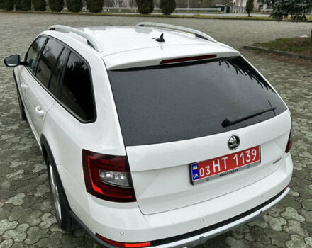 Белый Шкода Октавия Скаут, объемом двигателя 1.97 л и пробегом 198 тыс. км за 16299 $, фото 41 на Automoto.ua