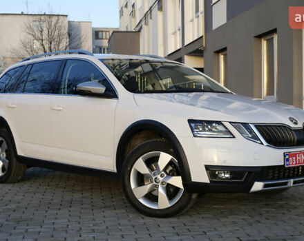 Білий Шкода Octavia Scout, об'ємом двигуна 2 л та пробігом 194 тис. км за 21400 $, фото 2 на Automoto.ua