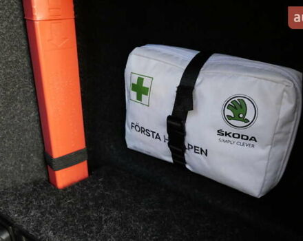 Білий Шкода Octavia Scout, об'ємом двигуна 2 л та пробігом 194 тис. км за 21400 $, фото 60 на Automoto.ua