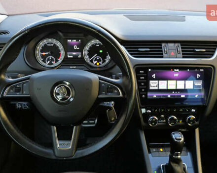 Білий Шкода Octavia Scout, об'ємом двигуна 2 л та пробігом 194 тис. км за 21400 $, фото 27 на Automoto.ua