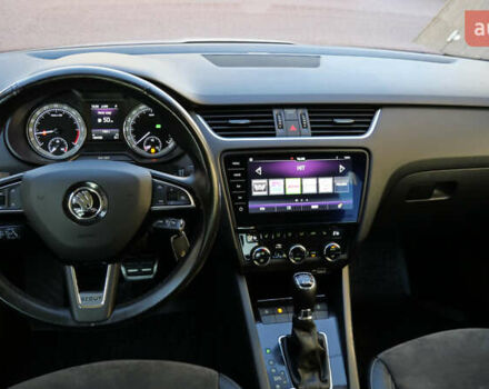 Білий Шкода Octavia Scout, об'ємом двигуна 2 л та пробігом 194 тис. км за 21400 $, фото 26 на Automoto.ua