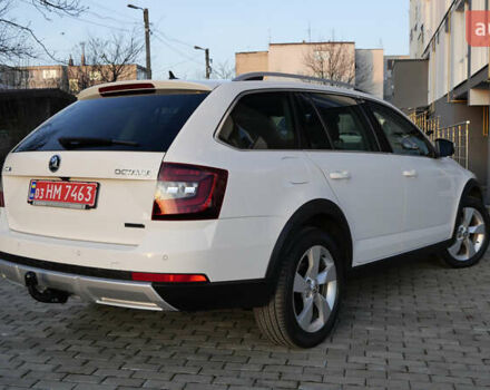 Білий Шкода Octavia Scout, об'ємом двигуна 2 л та пробігом 194 тис. км за 21400 $, фото 16 на Automoto.ua