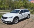 Белый Шкода Октавия Скаут, объемом двигателя 1.97 л и пробегом 206 тыс. км за 18900 $, фото 1 на Automoto.ua