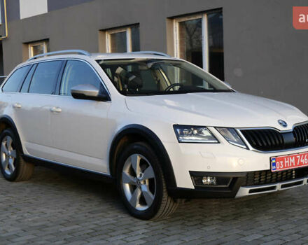 Білий Шкода Octavia Scout, об'ємом двигуна 2 л та пробігом 194 тис. км за 21400 $, фото 3 на Automoto.ua