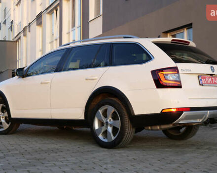 Білий Шкода Octavia Scout, об'ємом двигуна 2 л та пробігом 194 тис. км за 21400 $, фото 13 на Automoto.ua