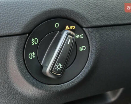 Білий Шкода Octavia Scout, об'ємом двигуна 2 л та пробігом 194 тис. км за 21400 $, фото 33 на Automoto.ua