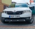 Белый Шкода Октавия Скаут, объемом двигателя 1.97 л и пробегом 200 тыс. км за 18750 $, фото 1 на Automoto.ua