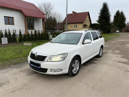 Белый Шкода Октавия Скаут, объемом двигателя 0 л и пробегом 350 тыс. км за 3099 $, фото 1 на Automoto.ua