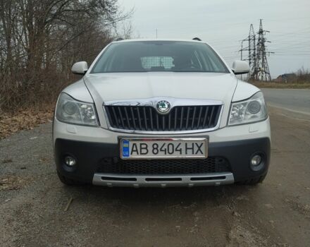 Білий Шкода Octavia Scout, об'ємом двигуна 2 л та пробігом 250 тис. км за 10500 $, фото 1 на Automoto.ua