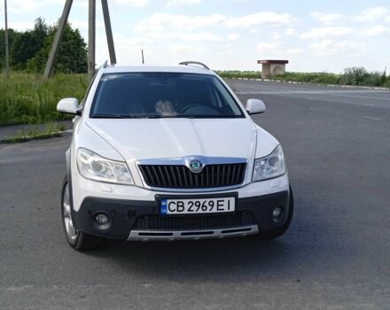 Білий Шкода Octavia Scout, об'ємом двигуна 2 л та пробігом 206 тис. км за 9000 $, фото 1 на Automoto.ua