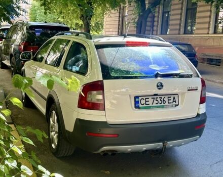 Білий Шкода Octavia Scout, об'ємом двигуна 2 л та пробігом 285 тис. км за 8900 $, фото 1 на Automoto.ua