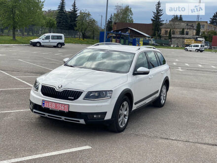 Білий Шкода Octavia Scout, об'ємом двигуна 2 л та пробігом 207 тис. км за 15350 $, фото 1 на Automoto.ua