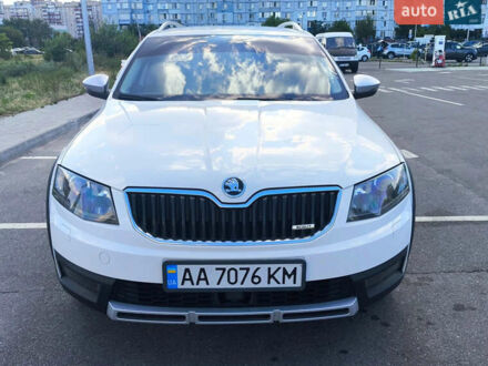 Білий Шкода Octavia Scout, об'ємом двигуна 1.97 л та пробігом 264 тис. км за 15700 $, фото 1 на Automoto.ua