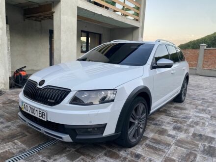 Білий Шкода Octavia Scout, об'ємом двигуна 2 л та пробігом 266 тис. км за 15500 $, фото 1 на Automoto.ua