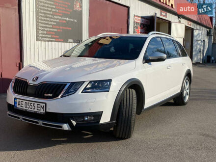 Шкода Octavia Scout 2019 у Кривому Розі на Automoto.ua Білий Шкода Octavia Scout, об'ємом двигуна 1.97 л та пробігом 220 тис. км за 19200 $, фото 1 на Automoto.ua