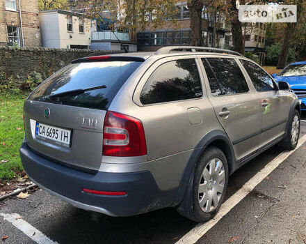 Бежевий Шкода Octavia Scout, об'ємом двигуна 2 л та пробігом 224 тис. км за 7500 $, фото 6 на Automoto.ua