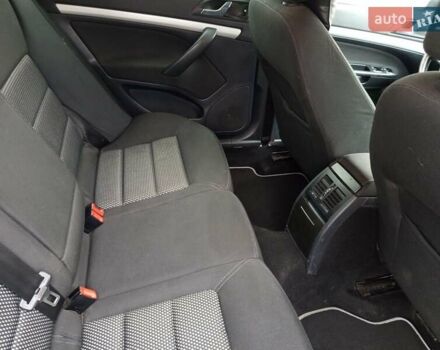 Бежевый Шкода Октавия Скаут, объемом двигателя 2 л и пробегом 237 тыс. км за 7800 $, фото 10 на Automoto.ua