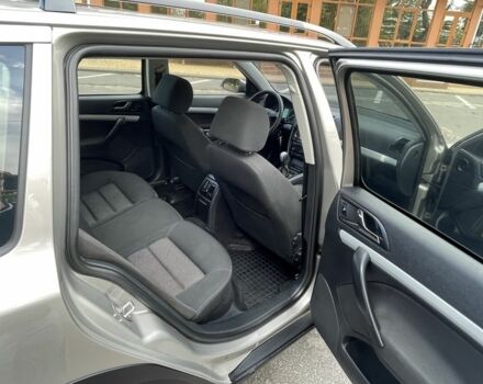 Бежевый Шкода Октавия Скаут, объемом двигателя 2 л и пробегом 2 тыс. км за 6499 $, фото 5 на Automoto.ua