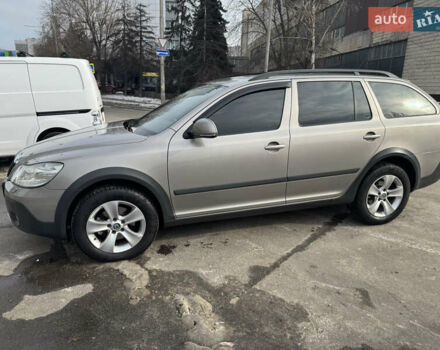 Бежевый Шкода Октавия Скаут, объемом двигателя 1.8 л и пробегом 261 тыс. км за 8100 $, фото 12 на Automoto.ua