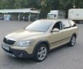 Бежевый Шкода Октавия Скаут, объемом двигателя 2 л и пробегом 320 тыс. км за 10900 $, фото 5 на Automoto.ua