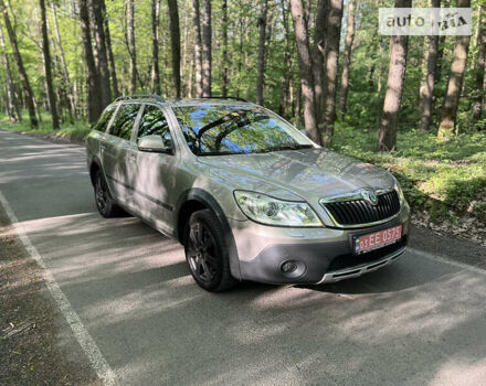 Бежевий Шкода Octavia Scout, об'ємом двигуна 2 л та пробігом 284 тис. км за 10499 $, фото 8 на Automoto.ua