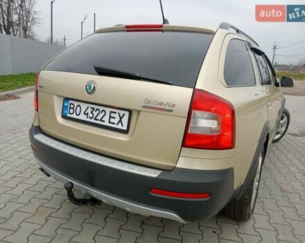 Бежевый Шкода Октавия Скаут, объемом двигателя 1.97 л и пробегом 220 тыс. км за 9600 $, фото 25 на Automoto.ua