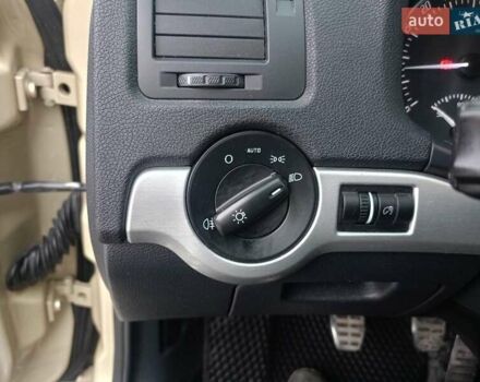 Бежевый Шкода Октавия Скаут, объемом двигателя 1.97 л и пробегом 220 тыс. км за 9600 $, фото 14 на Automoto.ua