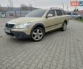 Бежевый Шкода Октавия Скаут, объемом двигателя 1.97 л и пробегом 220 тыс. км за 9600 $, фото 10 на Automoto.ua