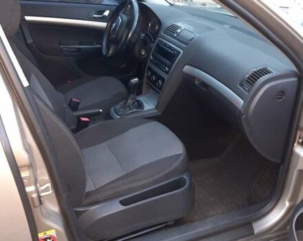 Бежевий Шкода Octavia Scout, об'ємом двигуна 1.8 л та пробігом 180 тис. км за 8808 $, фото 12 на Automoto.ua