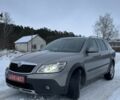 Бежевый Шкода Октавия Скаут, объемом двигателя 2 л и пробегом 347 тыс. км за 12000 $, фото 1 на Automoto.ua