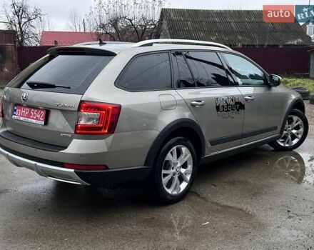 Бежевый Шкода Октавия Скаут, объемом двигателя 2 л и пробегом 199 тыс. км за 14900 $, фото 2 на Automoto.ua