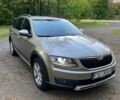 Бежевый Шкода Октавия Скаут, объемом двигателя 2 л и пробегом 211 тыс. км за 12000 $, фото 1 на Automoto.ua
