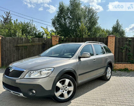 Бежевий Шкода Octavia Scout, об'ємом двигуна 1.8 л та пробігом 207 тис. км за 9800 $, фото 1 на Automoto.ua