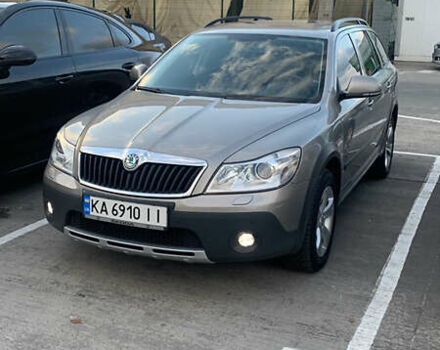 Бежевий Шкода Octavia Scout, об'ємом двигуна 1.8 л та пробігом 261 тис. км за 8100 $, фото 1 на Automoto.ua